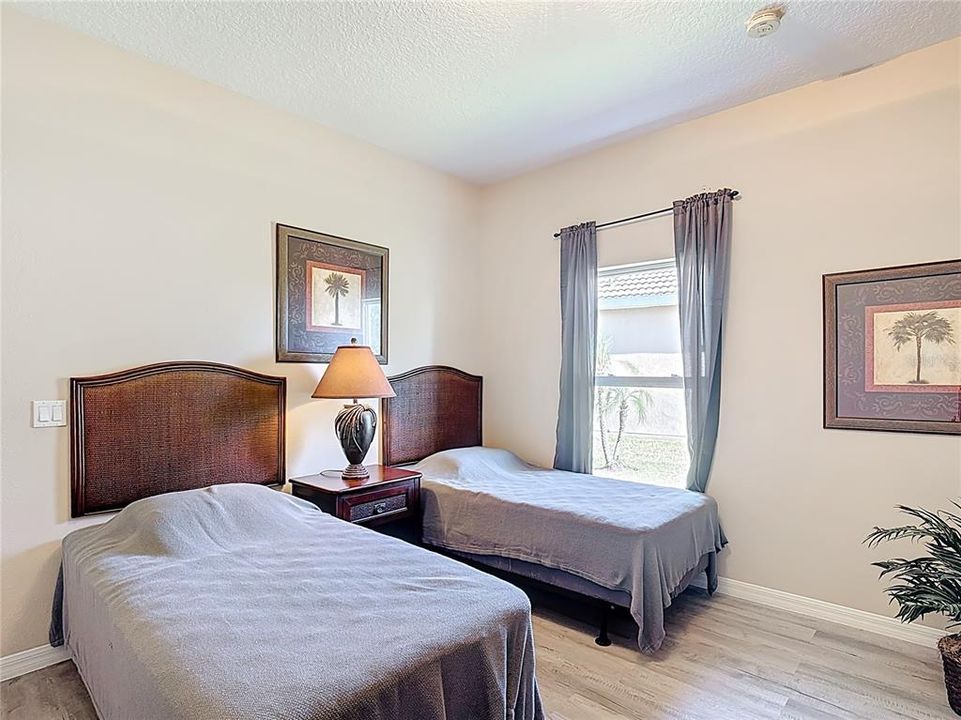 En Venta: $647,000 (4 camas, 3 baños, 2724 Pies cuadrados)