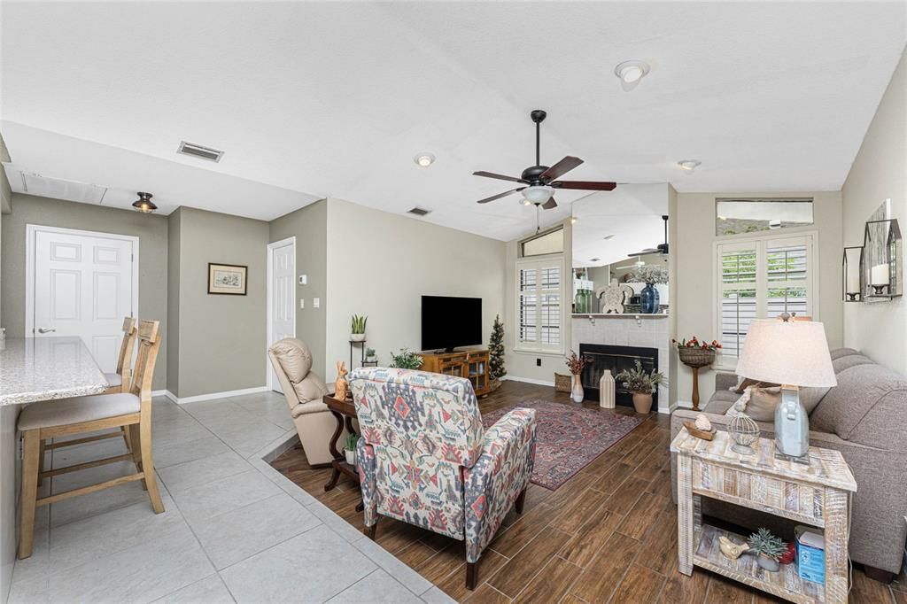 На продажу: $389,500 (3 спален, 2 ванн, 2037 Квадратных фут)