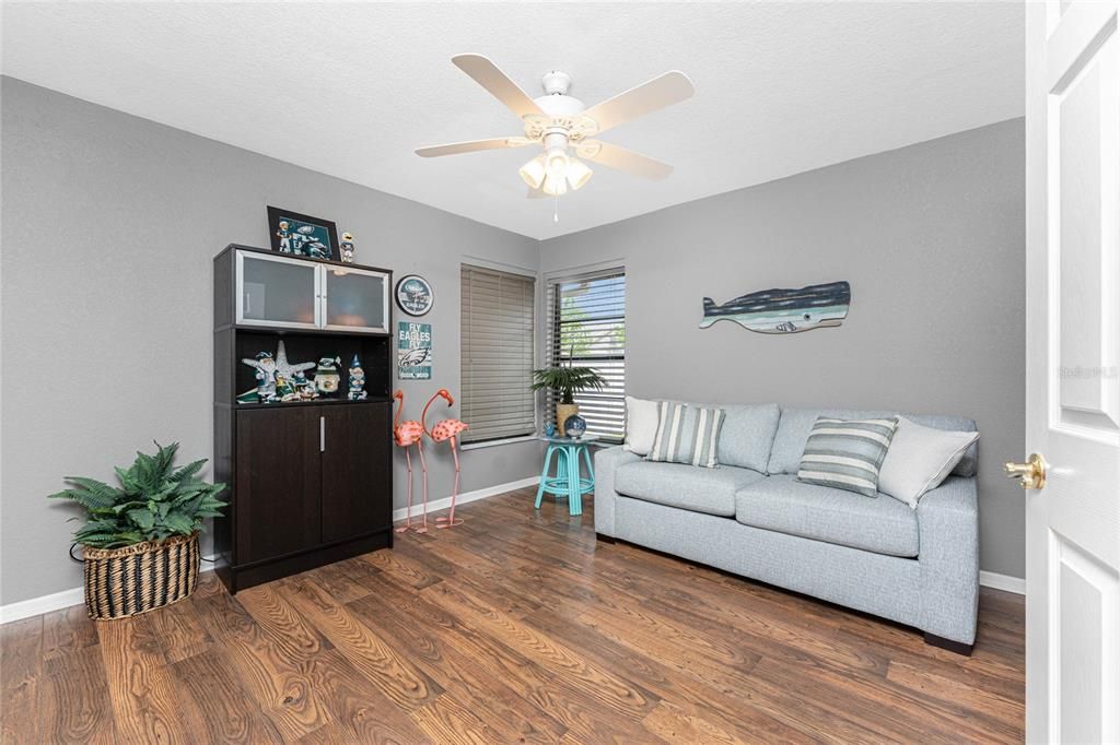 На продажу: $389,500 (3 спален, 2 ванн, 2037 Квадратных фут)