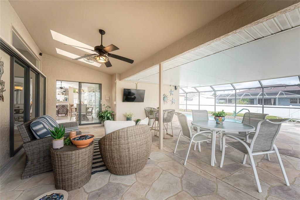 На продажу: $389,500 (3 спален, 2 ванн, 2037 Квадратных фут)