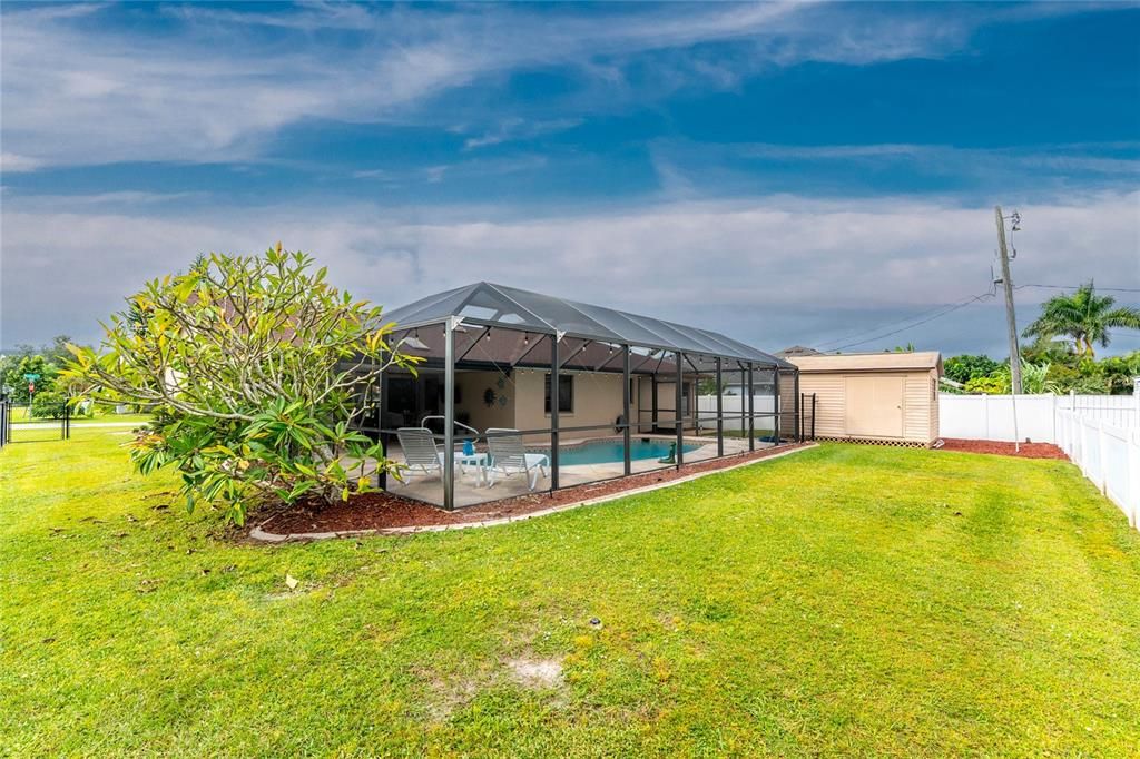 На продажу: $389,500 (3 спален, 2 ванн, 2037 Квадратных фут)