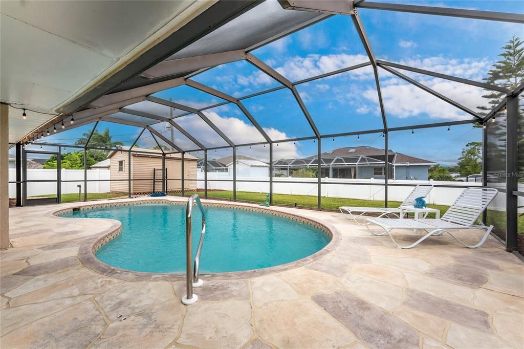 На продажу: $389,500 (3 спален, 2 ванн, 2037 Квадратных фут)