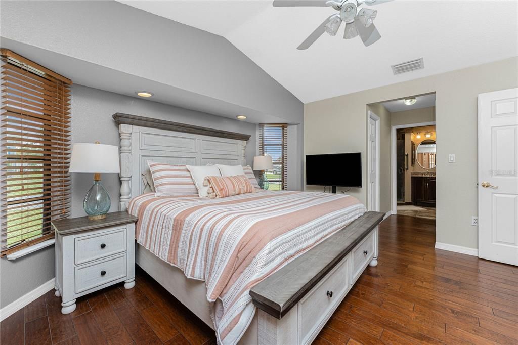 На продажу: $389,500 (3 спален, 2 ванн, 2037 Квадратных фут)