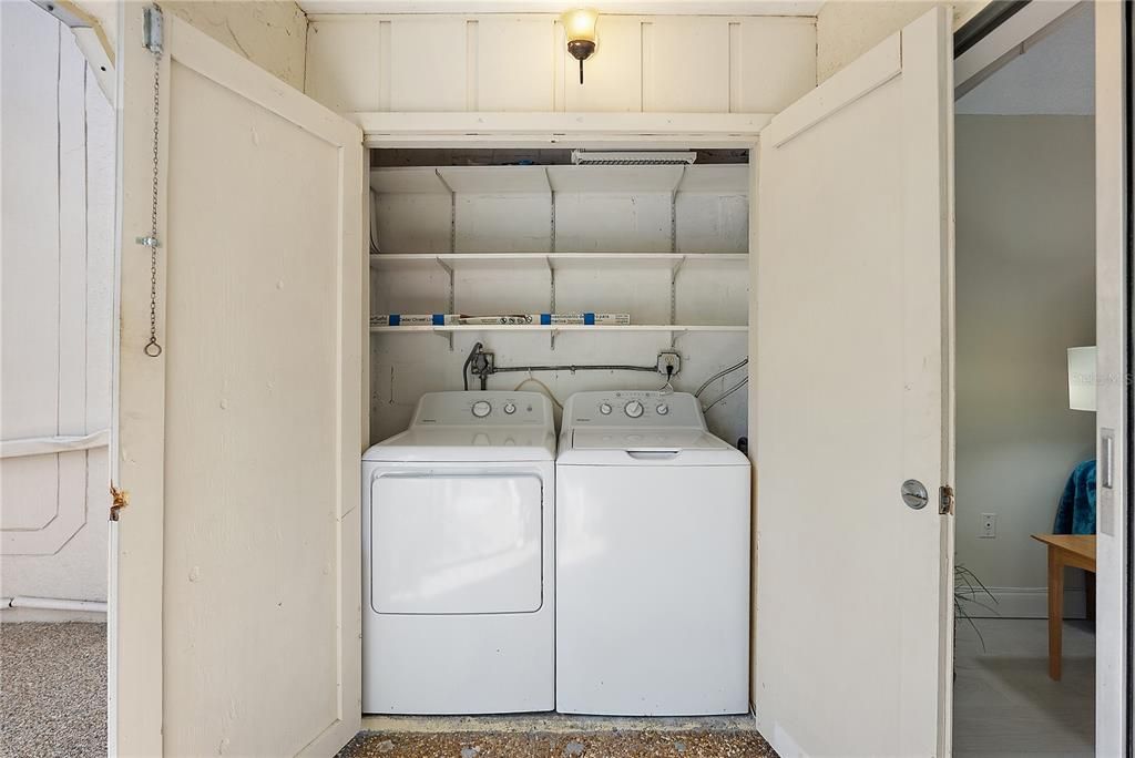 For Sale: $172,000 (1 beds, 1 baths, 775 Square Feet)