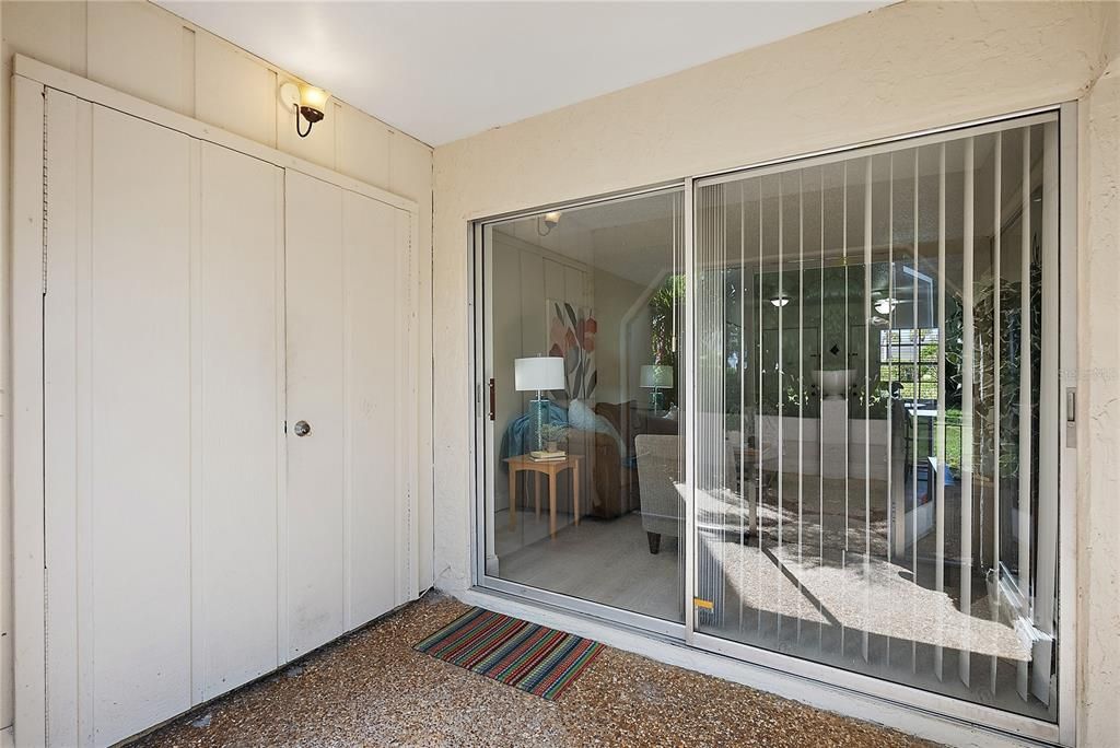 For Sale: $172,000 (1 beds, 1 baths, 775 Square Feet)