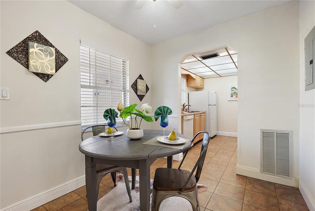 For Sale: $172,000 (1 beds, 1 baths, 775 Square Feet)