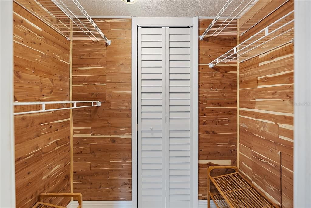 For Sale: $172,000 (1 beds, 1 baths, 775 Square Feet)