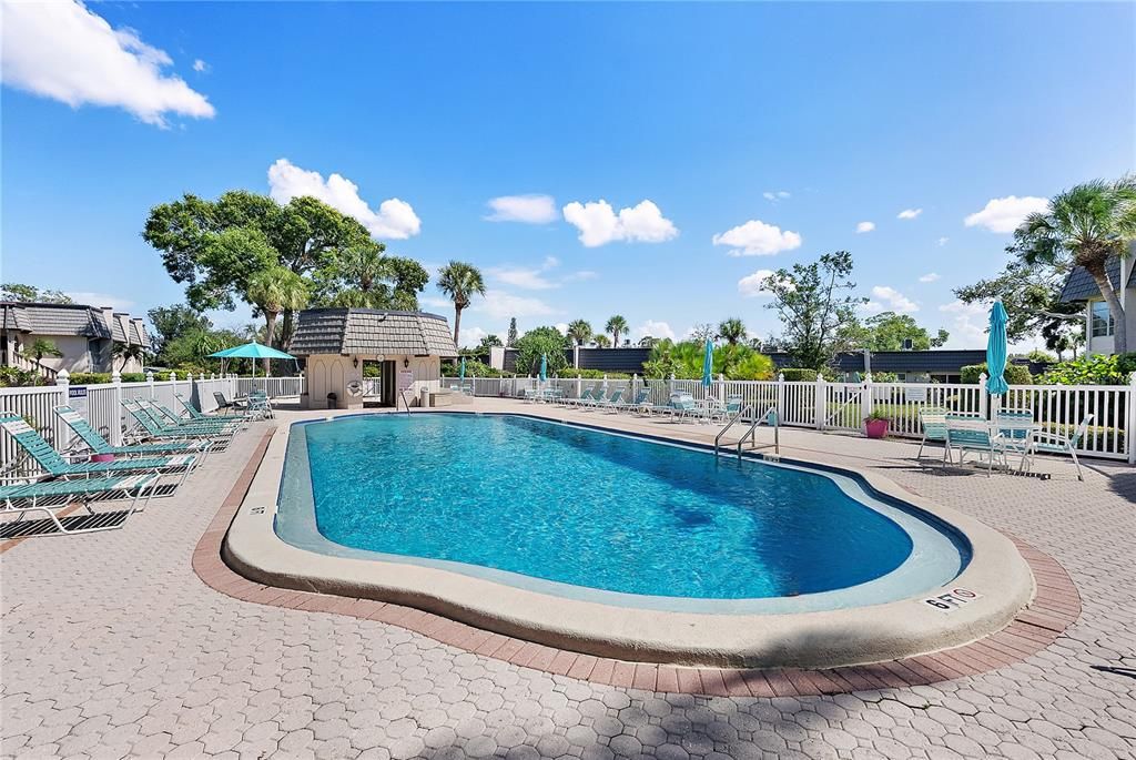 For Sale: $172,000 (1 beds, 1 baths, 775 Square Feet)