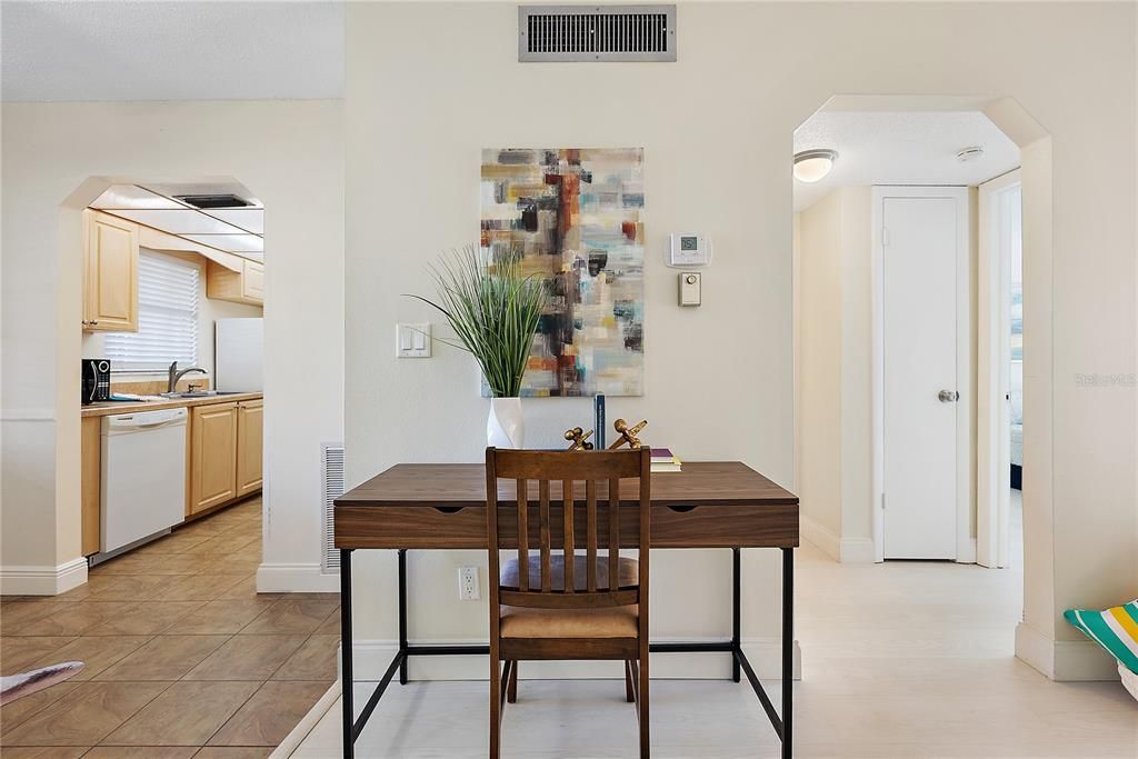 For Sale: $172,000 (1 beds, 1 baths, 775 Square Feet)