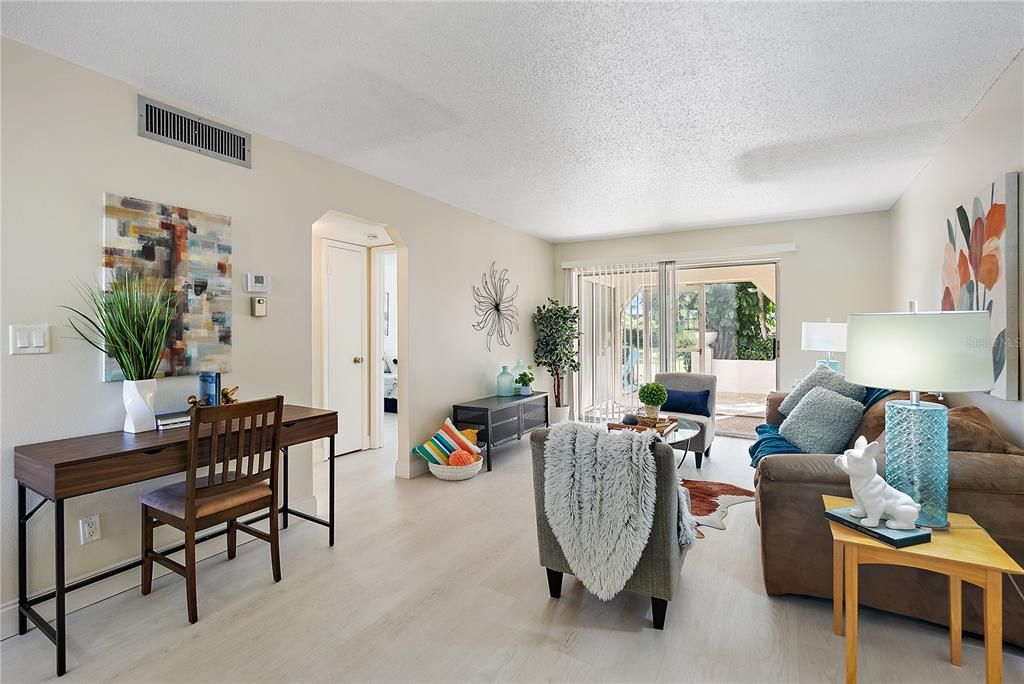 For Sale: $172,000 (1 beds, 1 baths, 775 Square Feet)