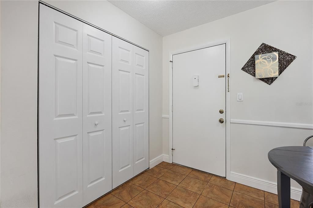 For Sale: $172,000 (1 beds, 1 baths, 775 Square Feet)