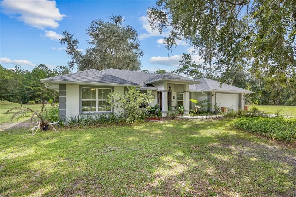 Recently Sold: $439,000 (3 beds, 2 baths, 1944 Square Feet)