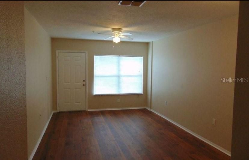 For Sale: $129,500 (2 beds, 2 baths, 920 Square Feet)