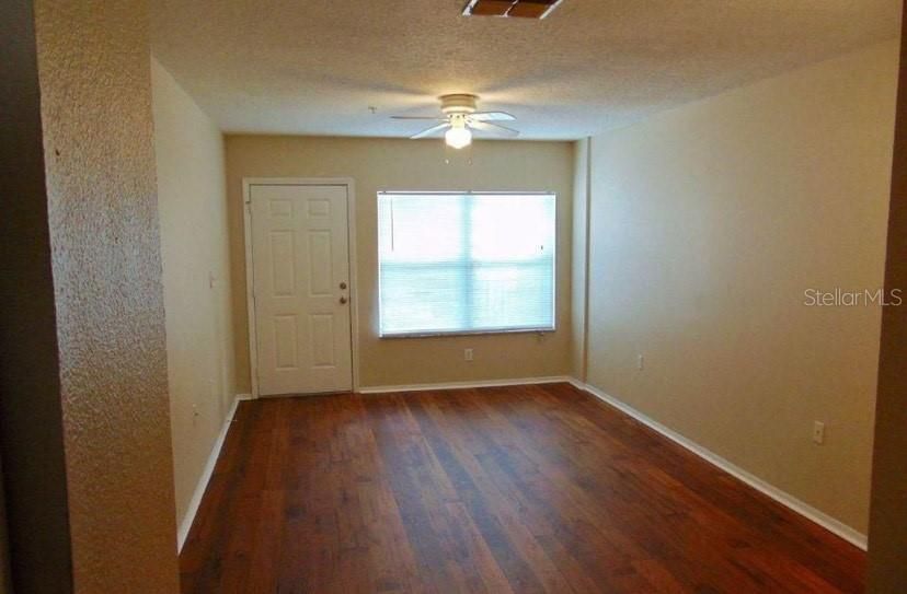 For Sale: $129,500 (2 beds, 2 baths, 920 Square Feet)