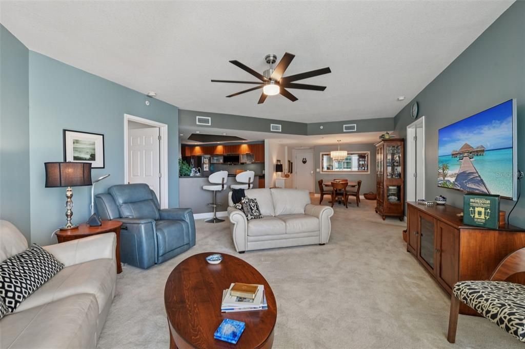 En Venta: $285,000 (2 camas, 2 baños, 1660 Pies cuadrados)