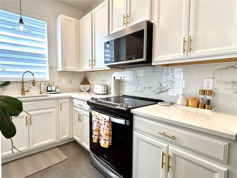 For Sale: $439,000 (3 beds, 2 baths, 1633 Square Feet)