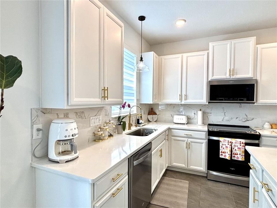 For Sale: $439,000 (3 beds, 2 baths, 1633 Square Feet)