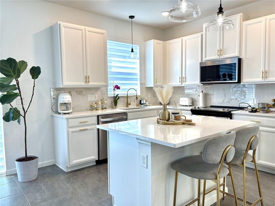 For Sale: $439,000 (3 beds, 2 baths, 1633 Square Feet)