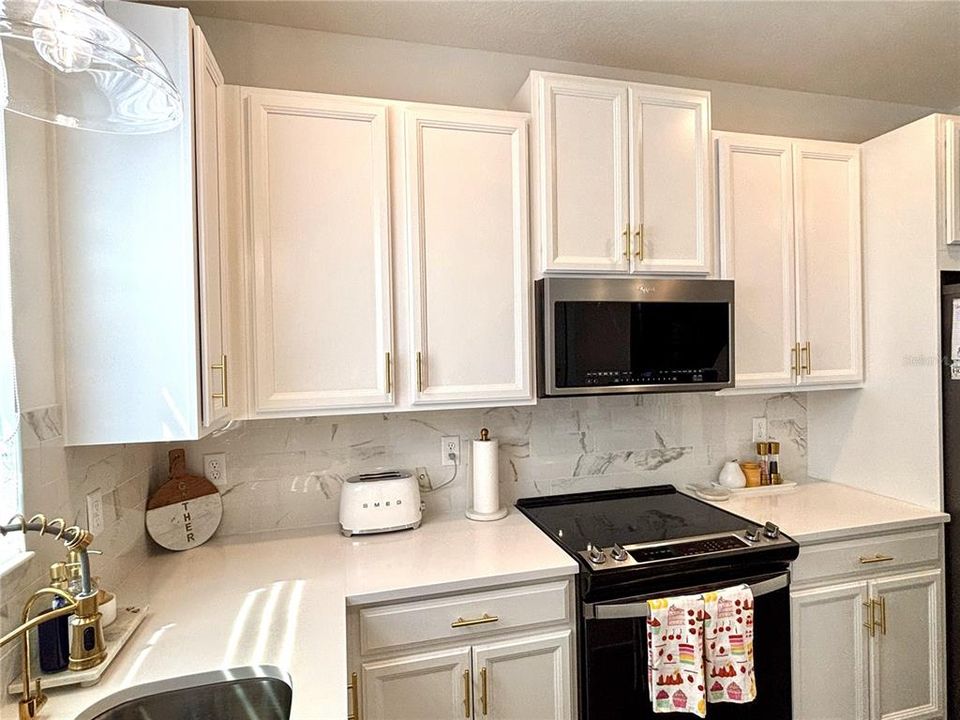 For Sale: $439,000 (3 beds, 2 baths, 1633 Square Feet)