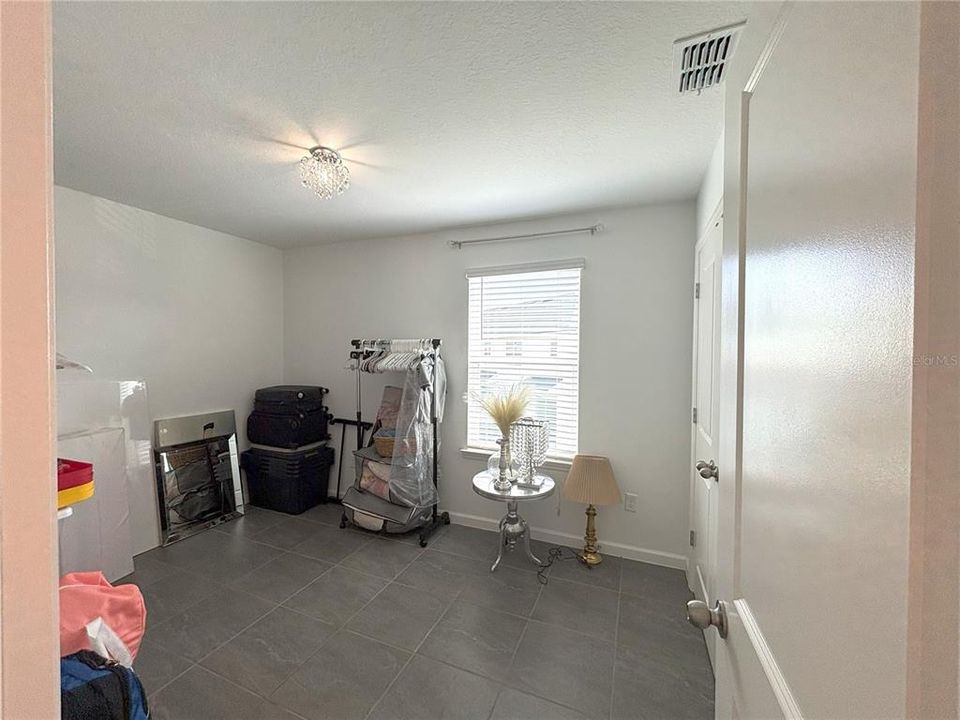 For Sale: $439,000 (3 beds, 2 baths, 1633 Square Feet)