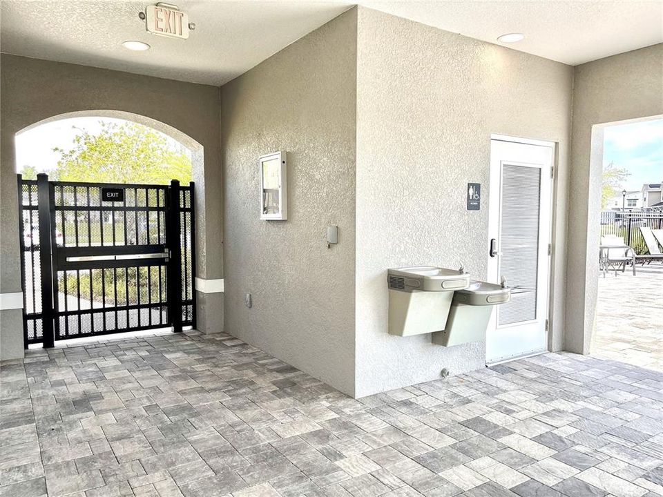 For Sale: $439,000 (3 beds, 2 baths, 1633 Square Feet)