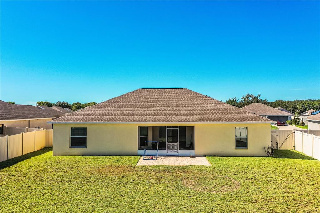 合同活跃: $314,500 (4 贝兹, 2 浴室, 1847 平方英尺)