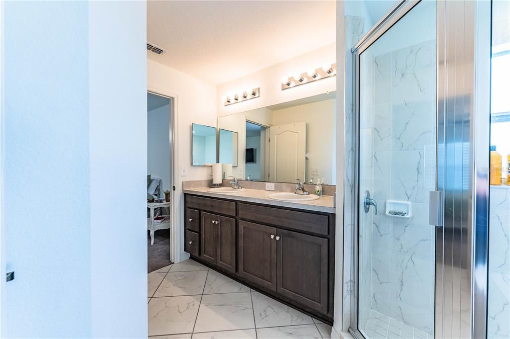 合同活跃: $314,500 (4 贝兹, 2 浴室, 1847 平方英尺)