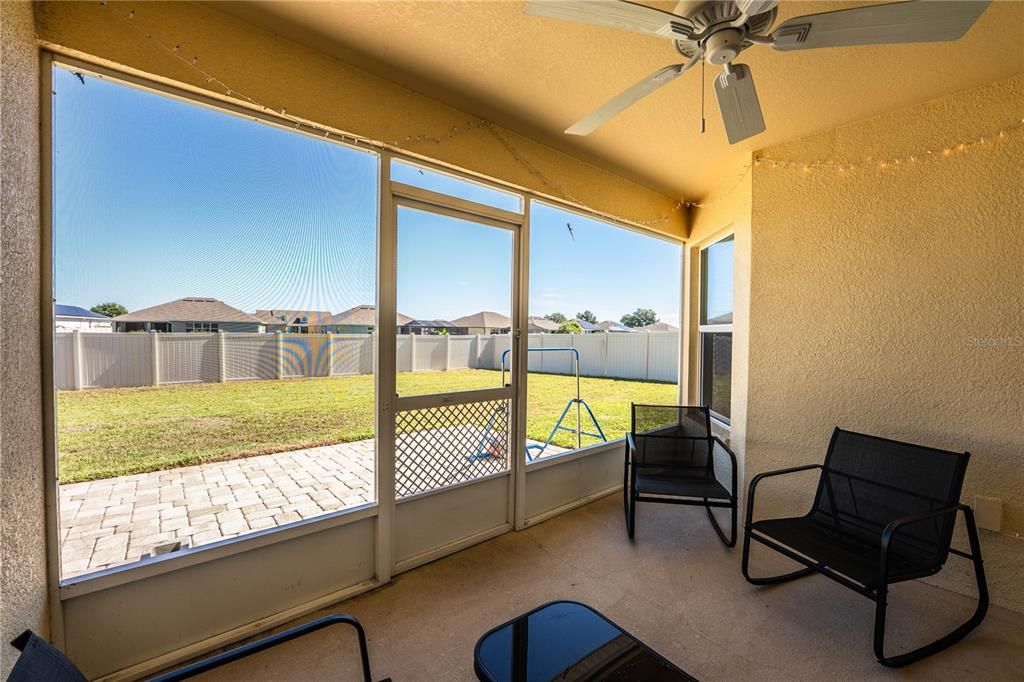 合同活跃: $314,500 (4 贝兹, 2 浴室, 1847 平方英尺)