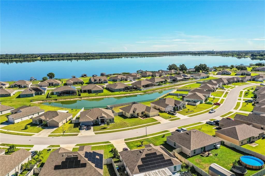 合同活跃: $314,500 (4 贝兹, 2 浴室, 1847 平方英尺)