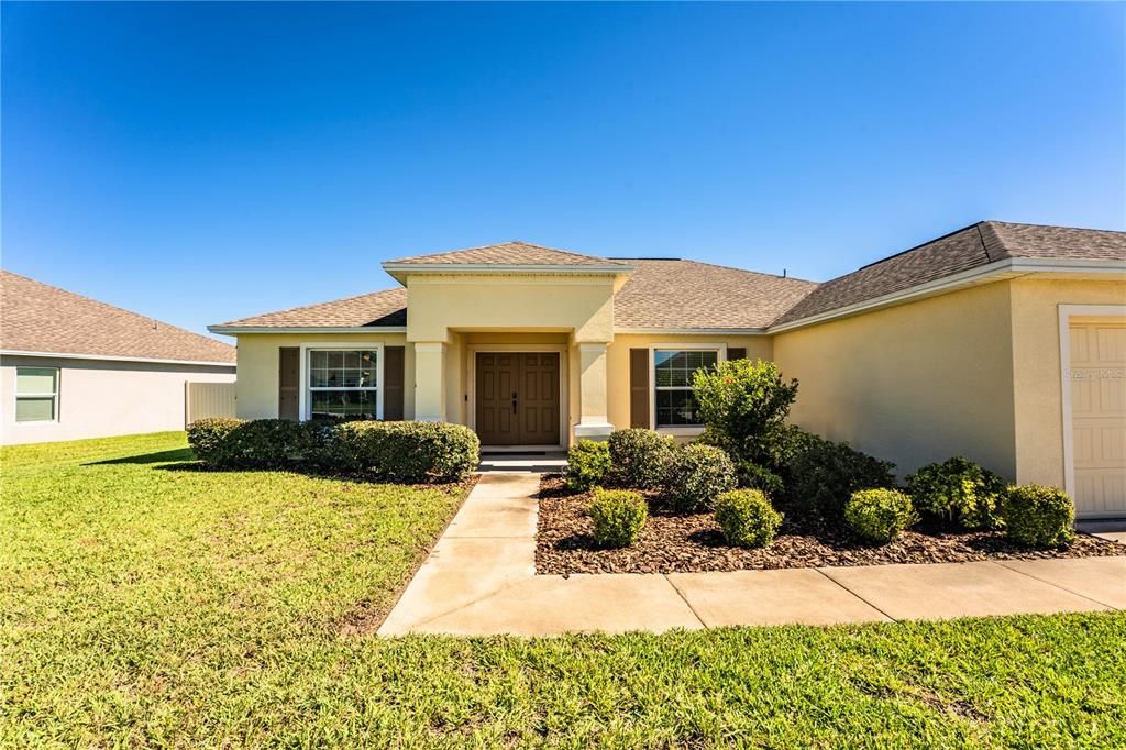 合同活跃: $314,500 (4 贝兹, 2 浴室, 1847 平方英尺)