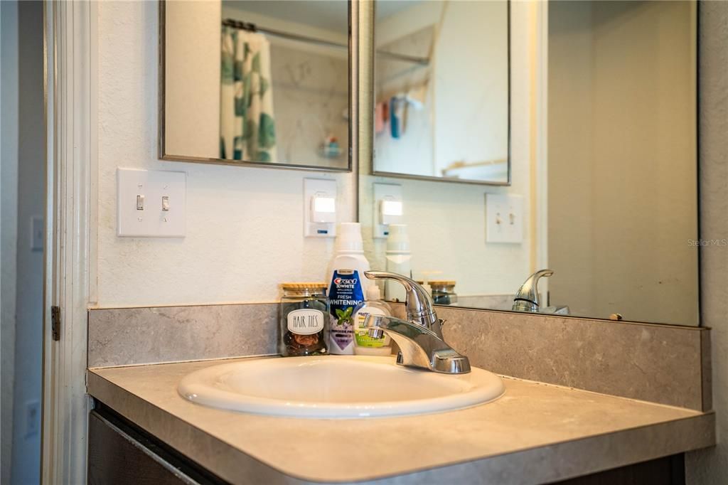 合同活跃: $314,500 (4 贝兹, 2 浴室, 1847 平方英尺)