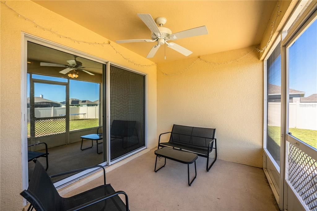 合同活跃: $314,500 (4 贝兹, 2 浴室, 1847 平方英尺)