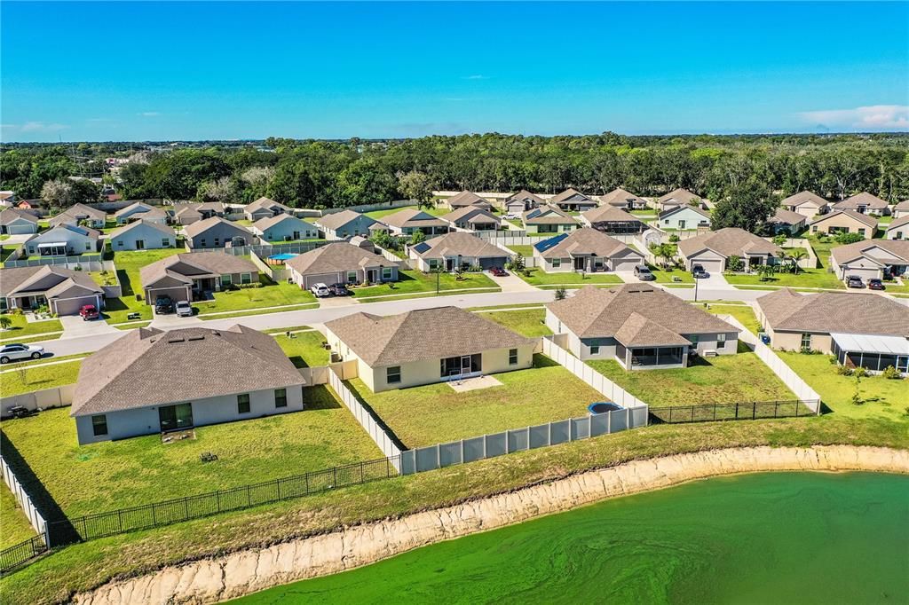 合同活跃: $314,500 (4 贝兹, 2 浴室, 1847 平方英尺)