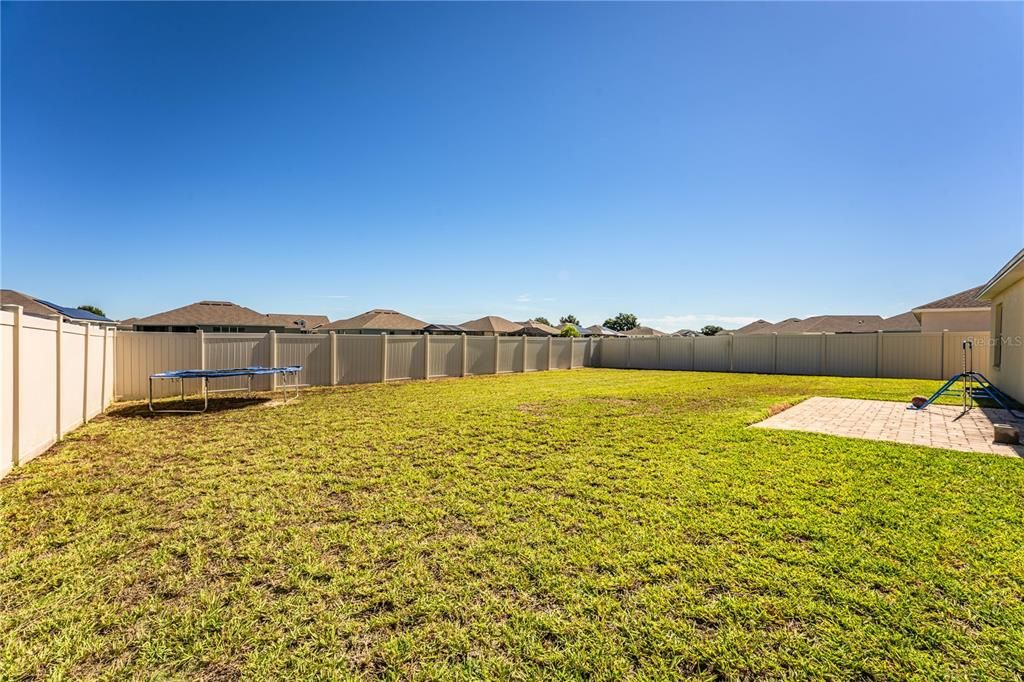 合同活跃: $314,500 (4 贝兹, 2 浴室, 1847 平方英尺)