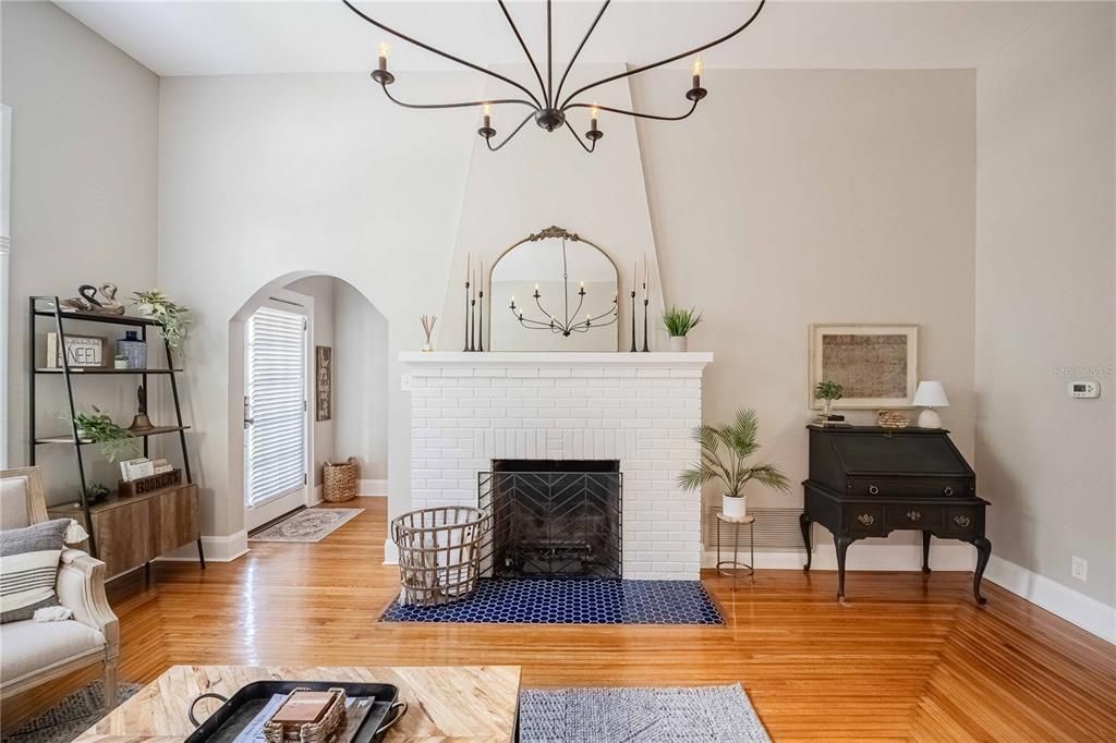 Active With Contract: $489,000 (3 beds, 2 baths, 1904 Square Feet)