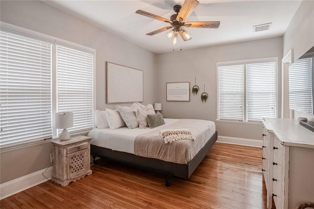 Active With Contract: $489,000 (3 beds, 2 baths, 1904 Square Feet)