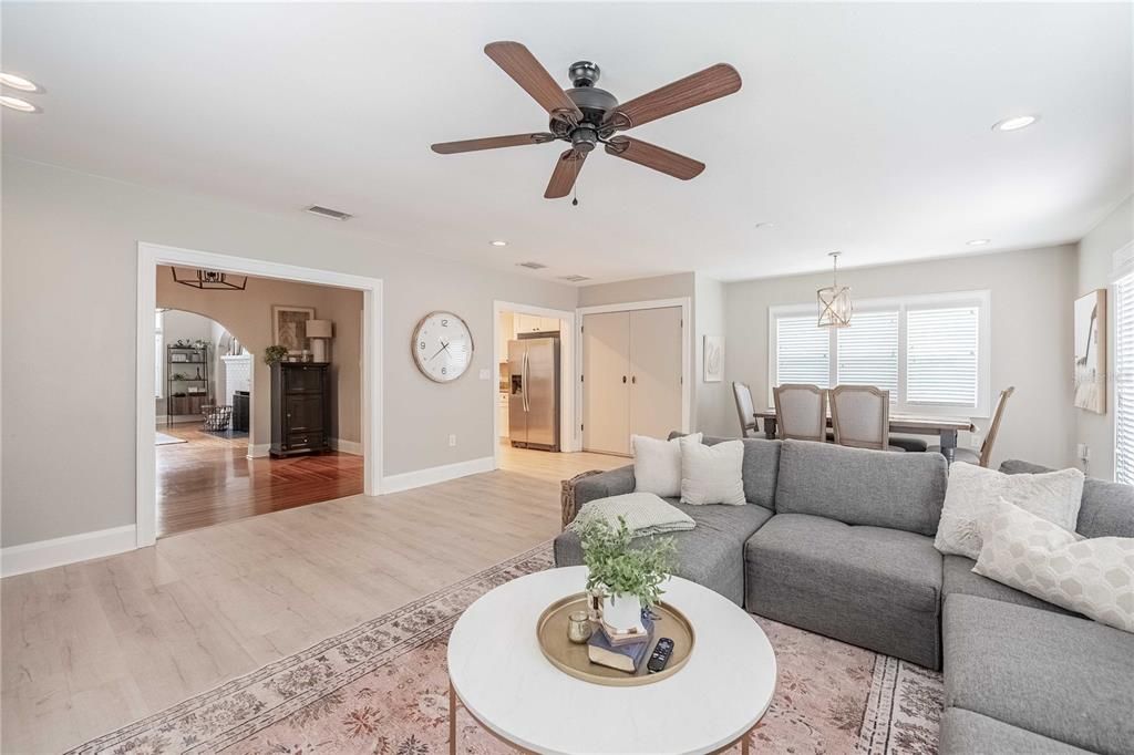 Active With Contract: $489,000 (3 beds, 2 baths, 1904 Square Feet)
