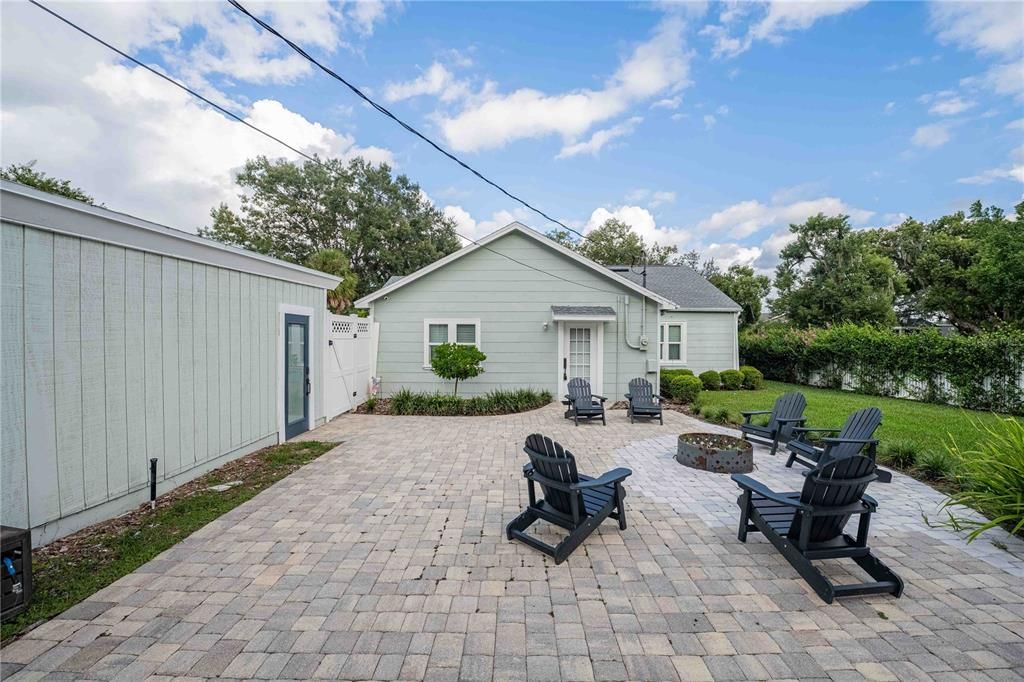 Active With Contract: $489,000 (3 beds, 2 baths, 1904 Square Feet)