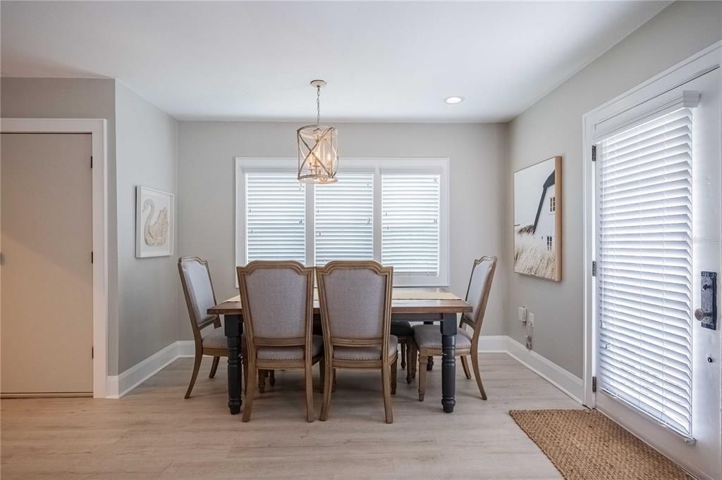 Active With Contract: $489,000 (3 beds, 2 baths, 1904 Square Feet)