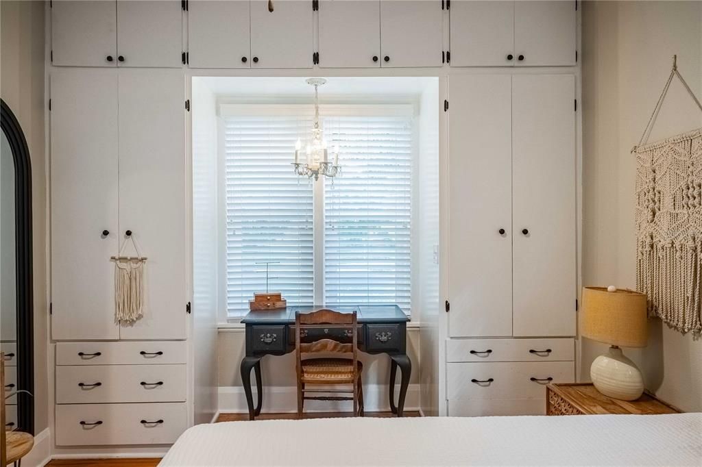 Active With Contract: $489,000 (3 beds, 2 baths, 1904 Square Feet)