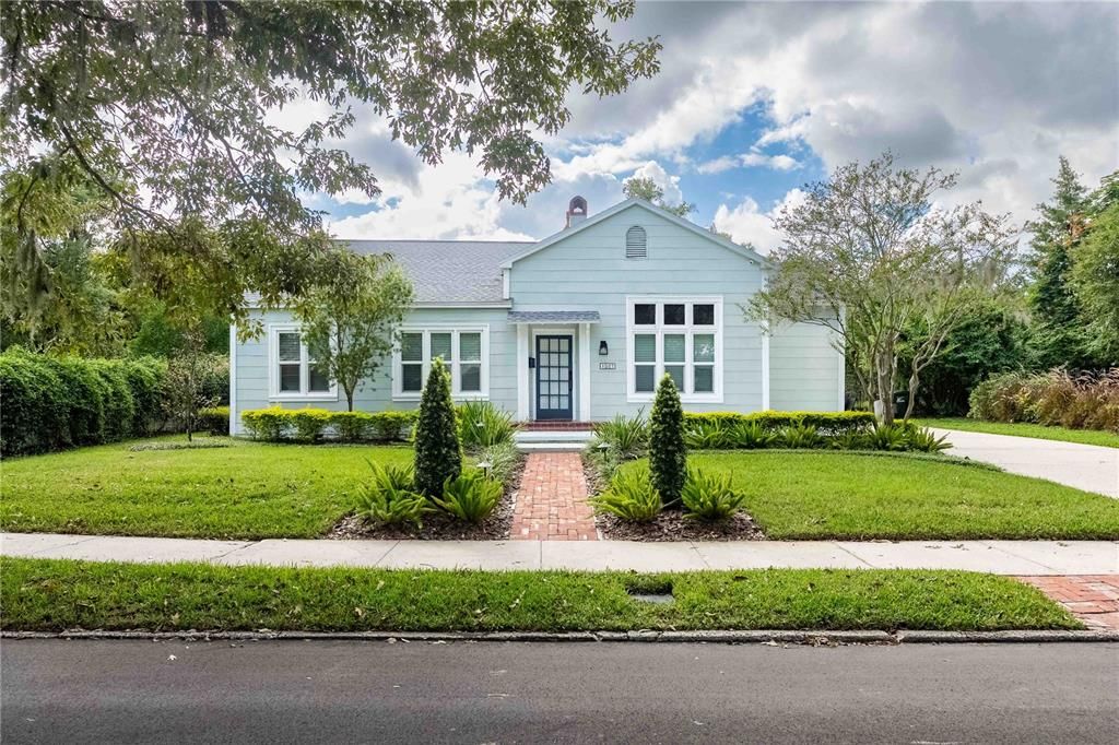 Active With Contract: $489,000 (3 beds, 2 baths, 1904 Square Feet)