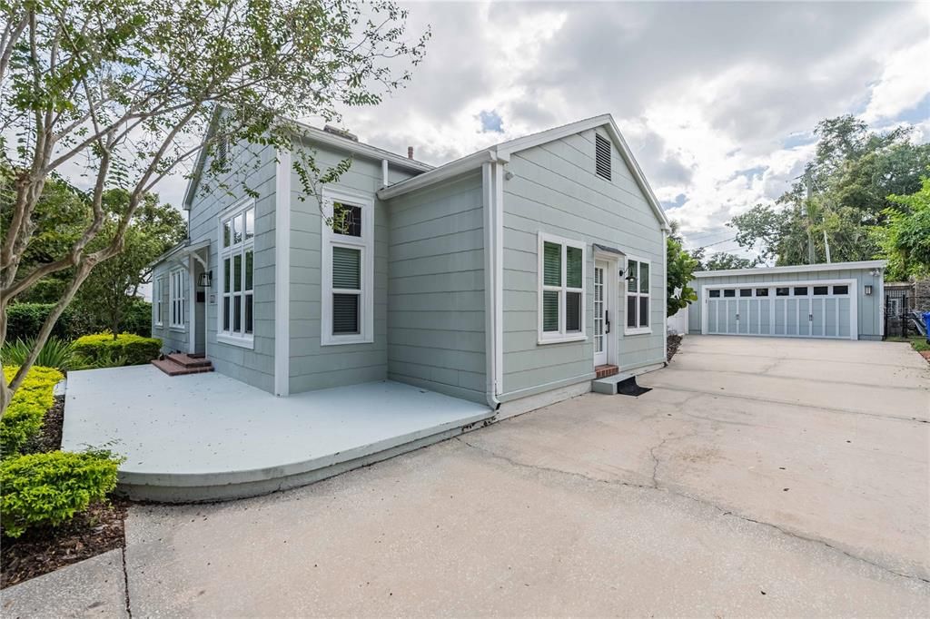 Active With Contract: $489,000 (3 beds, 2 baths, 1904 Square Feet)