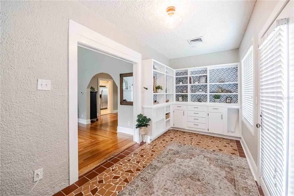 Active With Contract: $489,000 (3 beds, 2 baths, 1904 Square Feet)