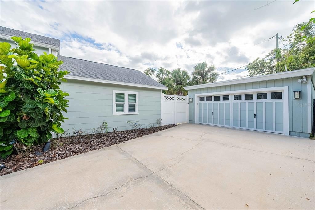 Active With Contract: $489,000 (3 beds, 2 baths, 1904 Square Feet)