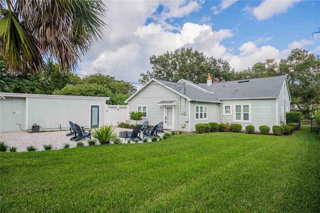 Active With Contract: $489,000 (3 beds, 2 baths, 1904 Square Feet)