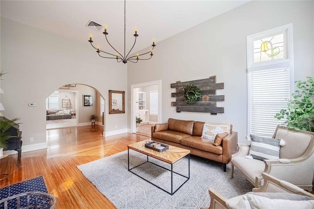 Active With Contract: $489,000 (3 beds, 2 baths, 1904 Square Feet)