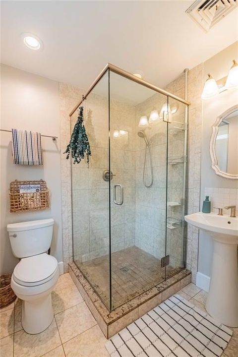 Active With Contract: $489,000 (3 beds, 2 baths, 1904 Square Feet)