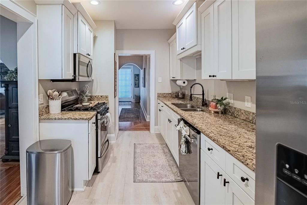 Active With Contract: $489,000 (3 beds, 2 baths, 1904 Square Feet)