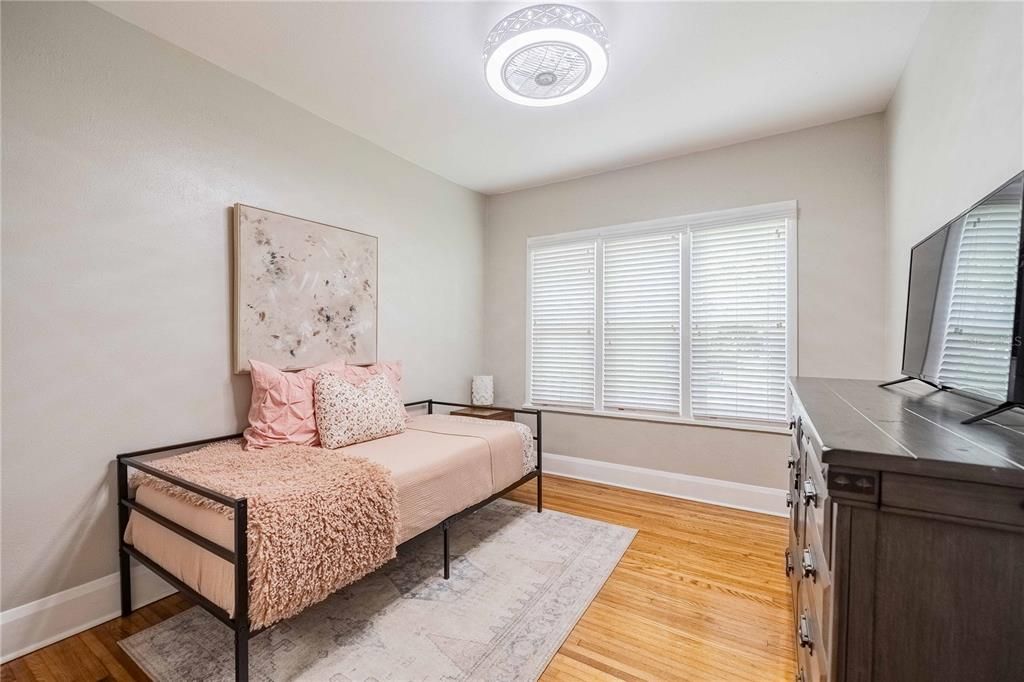 Active With Contract: $489,000 (3 beds, 2 baths, 1904 Square Feet)