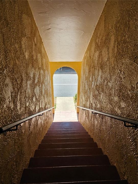 Active With Contract: $95,000 (1 beds, 1 baths, 638 Square Feet)